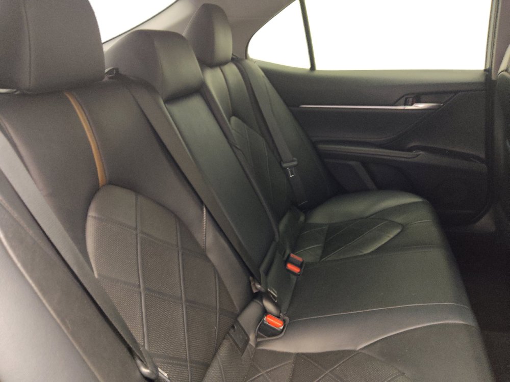 Used 2018 Toyota Camry XLE FWD image 19