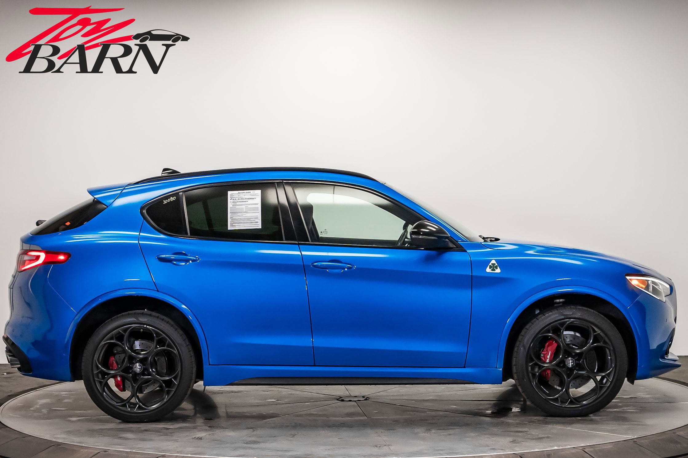 Used 2022 Alfa Romeo Stelvio Quadrifoglio image 6