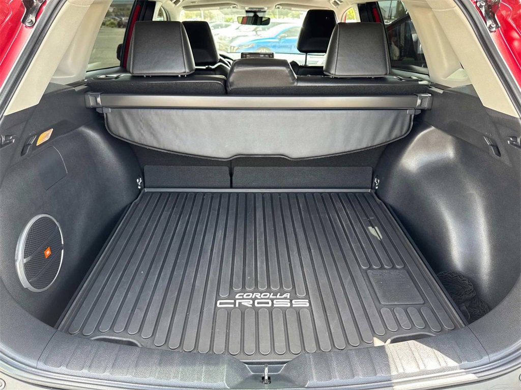 Used 2022 Toyota Corolla Cross XLE image 24