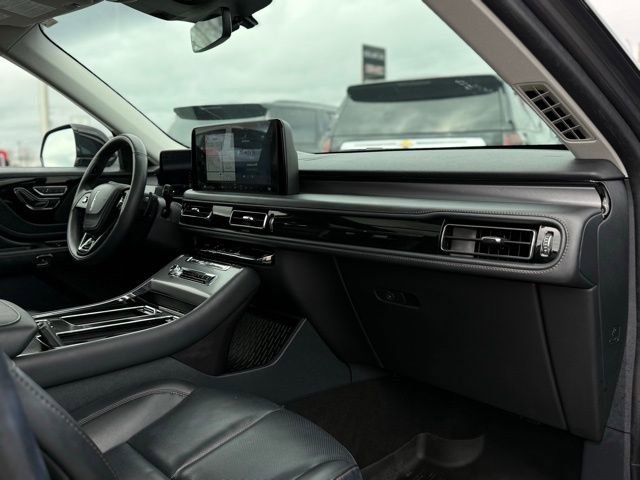 Used 2025 Lincoln Aviator AWD image 14