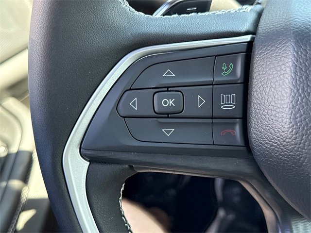 New 2025 Jeep Grand Cherokee Altitude image 17