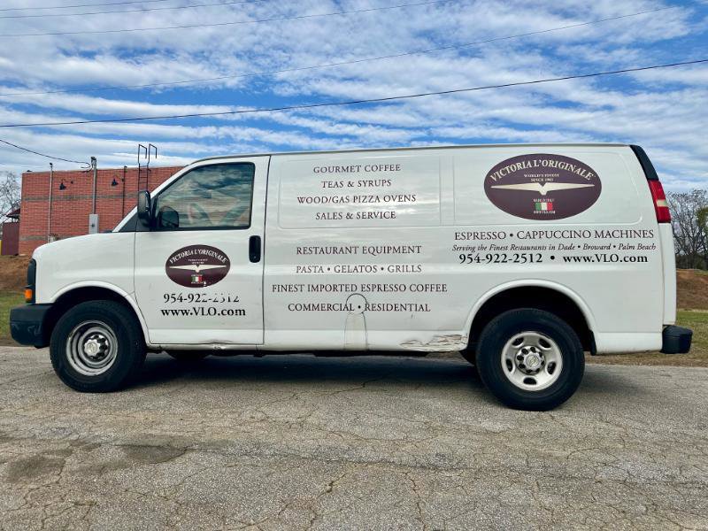 Used 2011 Chevrolet Express 2500 image 2