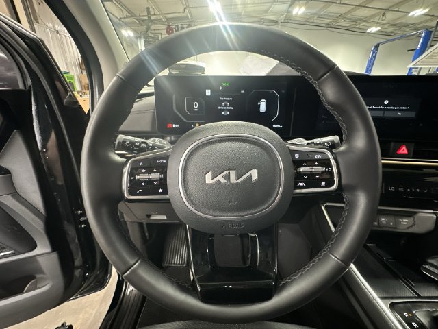Used 2025 Kia Carnival SX Prestige FWD image 15
