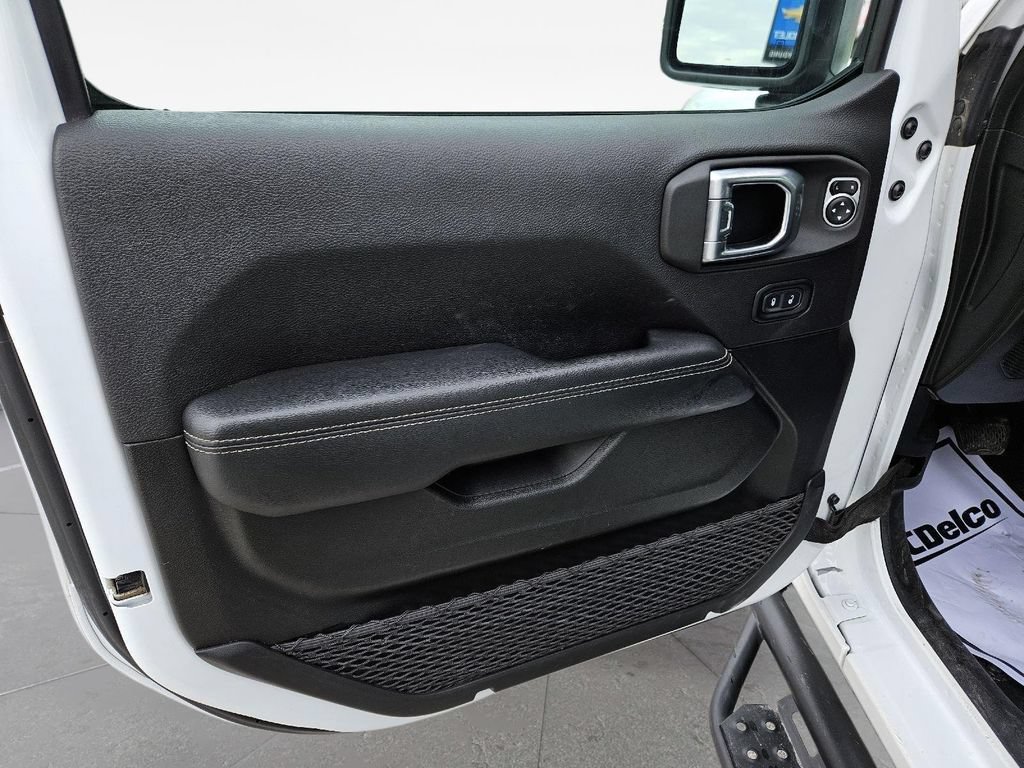 Used 2023 Jeep Wrangler Unlimited Sahara AWD/4WD image 20