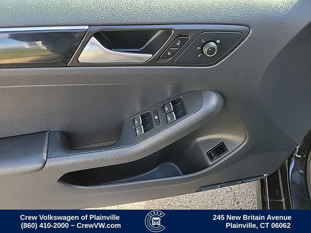 Used 2016 Volkswagen Jetta SEL w/ Lighting Package image 38