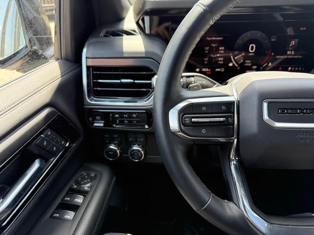 Used 2025 GMC Yukon Denali AWD/4WD image 7