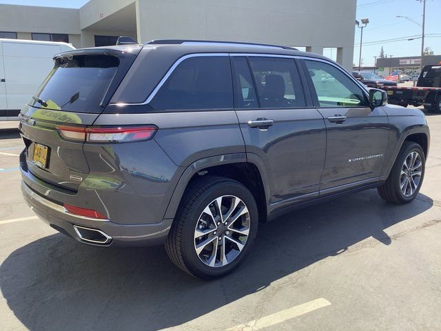 New 2023 Jeep Grand Cherokee Overland w/ Luxury Tech Group IV AWD/4WD image 34