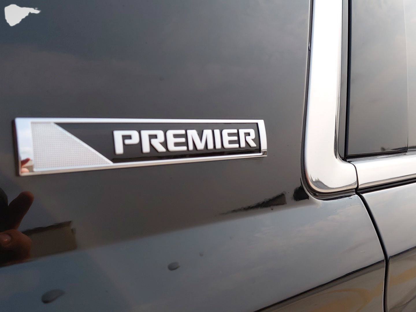 Used 2018 Chevrolet Tahoe Premier AWD/4WD image 19