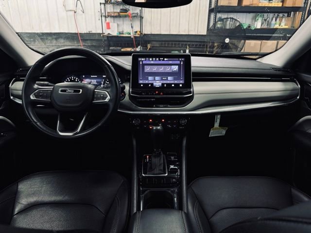 Used 2022 Jeep Compass Limited image 21