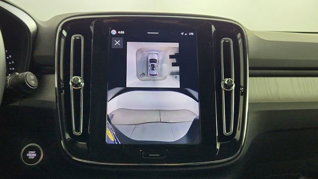 Certified 2026 Volvo XC40 B5 Plus w/ Climate Package AWD/4WD image 19