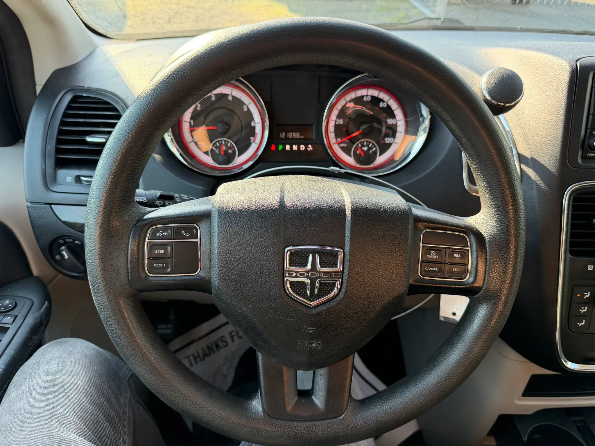 Used 2019 Dodge Grand Caravan SE w/ UConnect Hands-Free Group FWD image 12