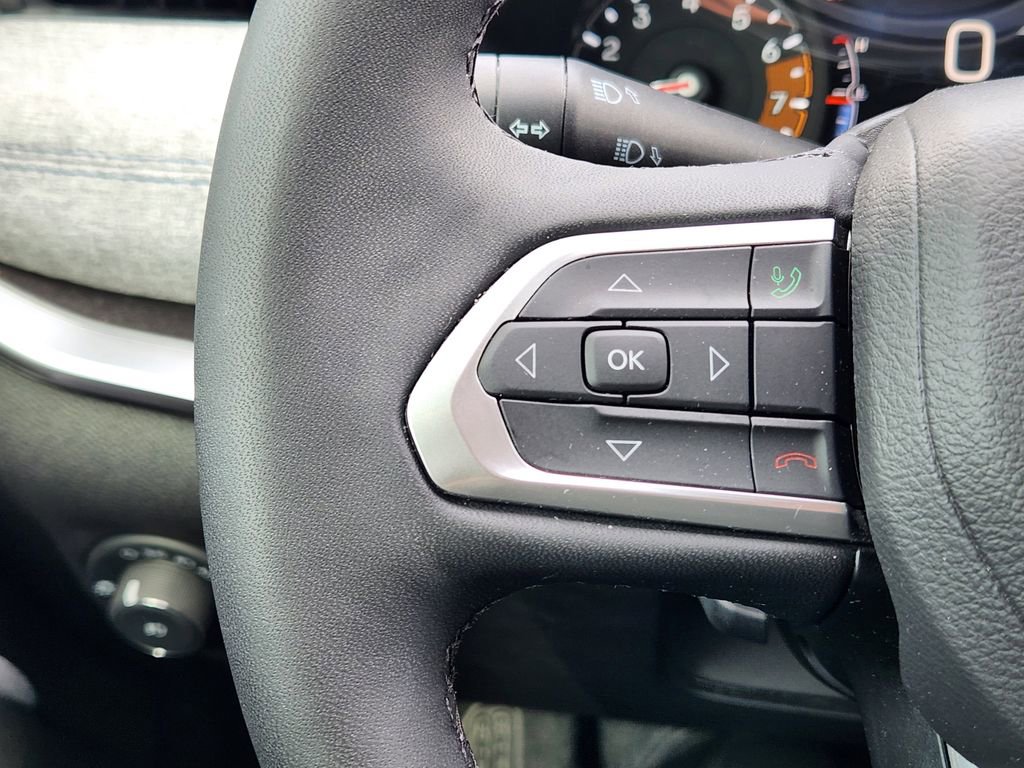 Used 2025 Jeep Compass Latitude AWD/4WD image 27