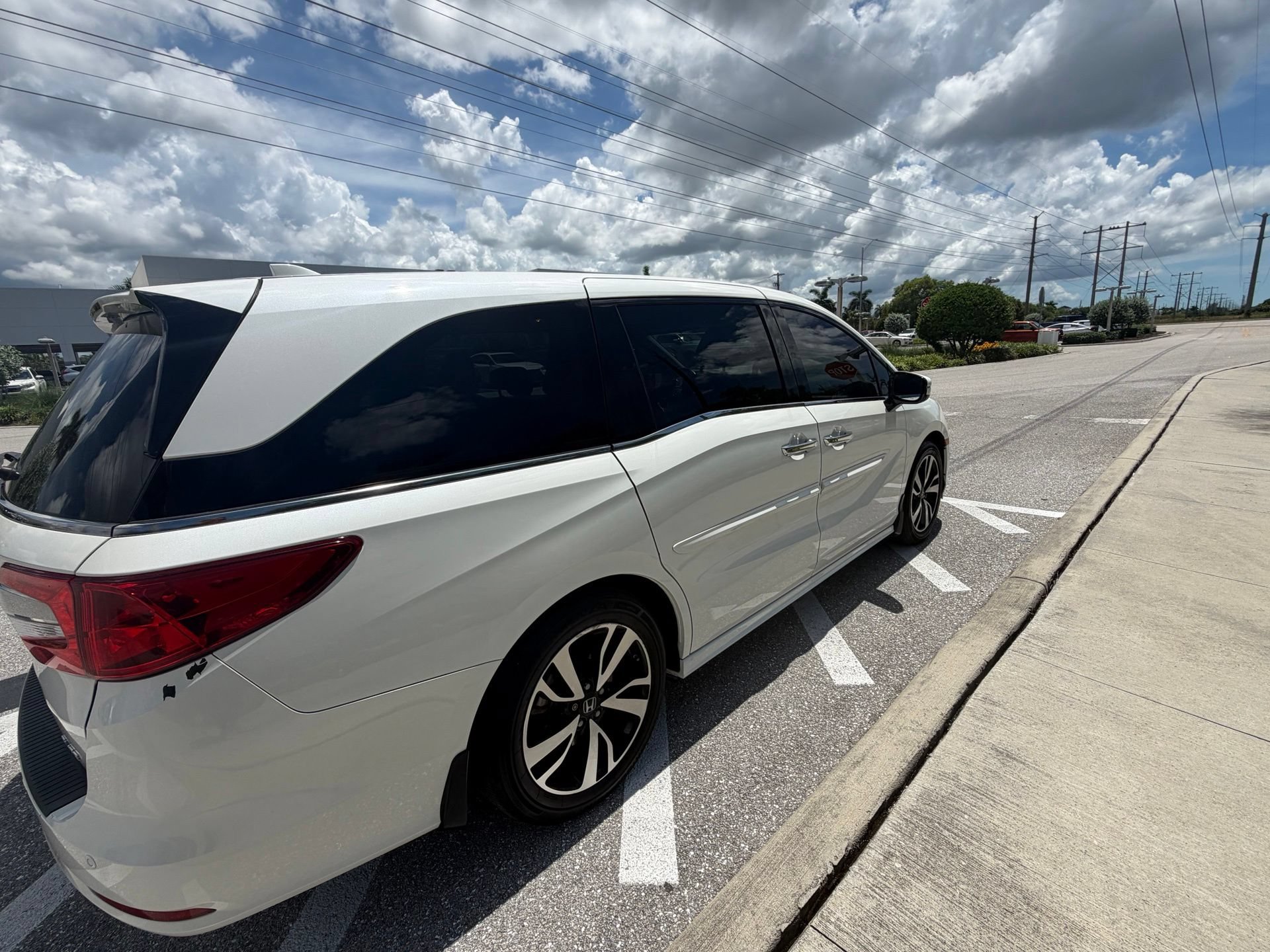Used 2019 Honda Odyssey Elite image 5