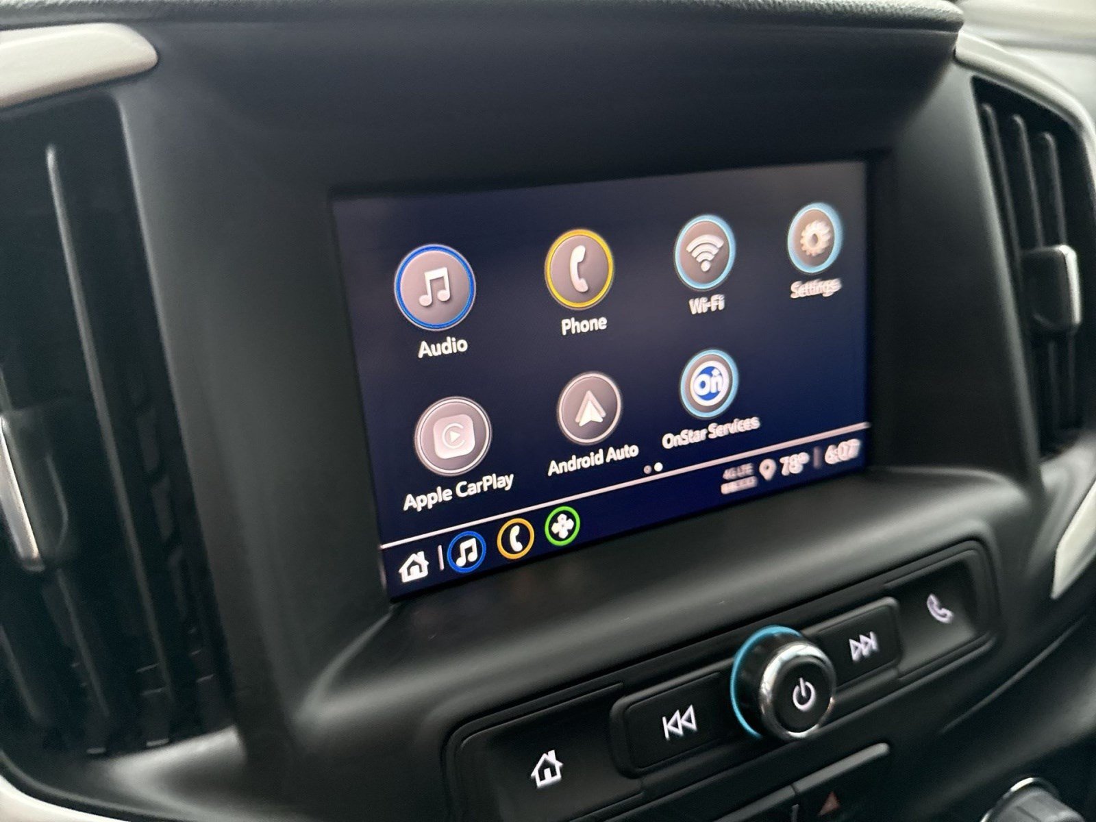 Used 2022 GMC Terrain SLE w/ Driver Convenience Package FWD image 18