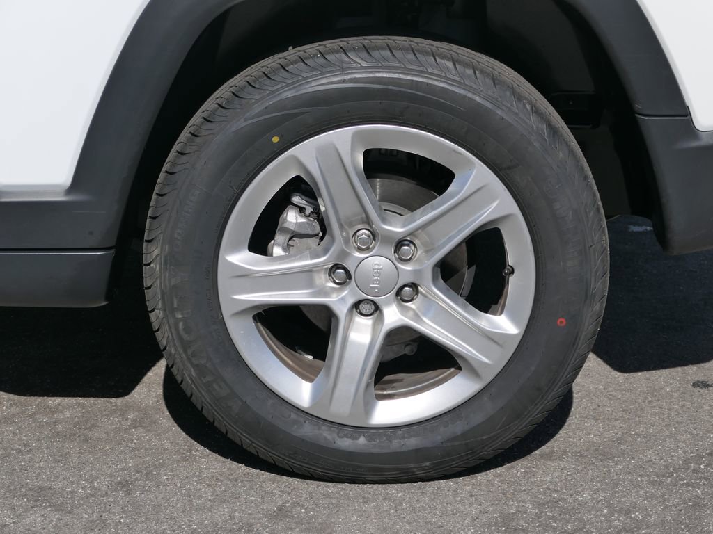 Used 2023 Jeep Compass Latitude image 10