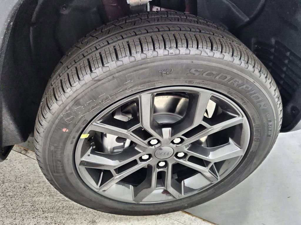 New 2025 Jeep Grand Cherokee L Limited image 34