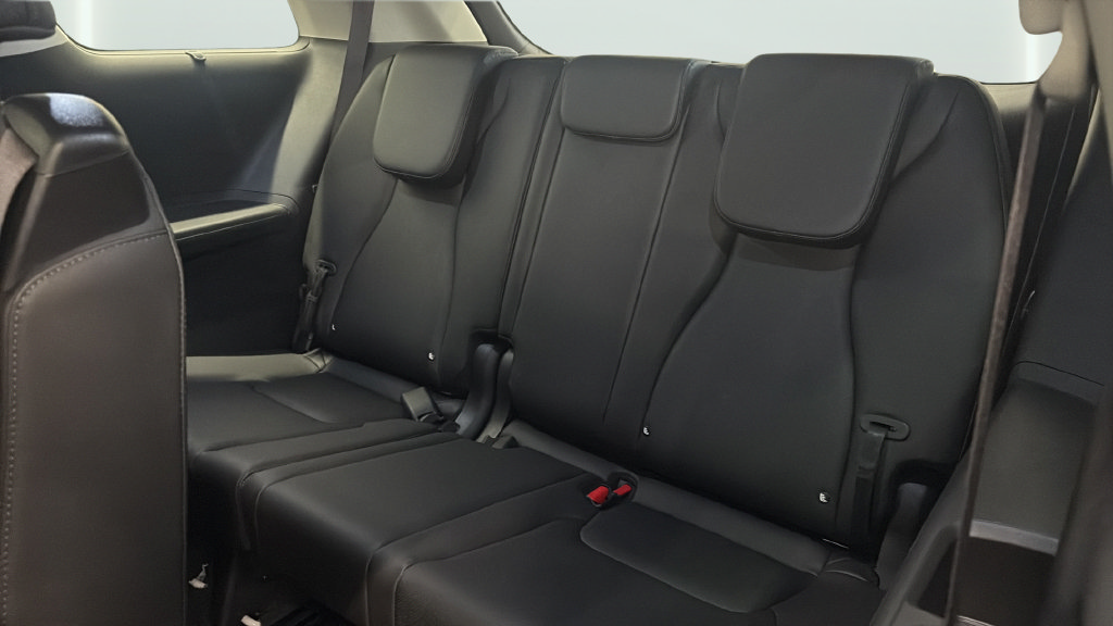 Certified 2026 Kia Carnival SX w/ SX Dark Edition Package FWD image 32