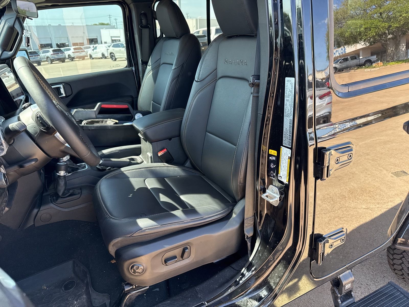 Used 2024 Jeep Wrangler Sahara w/ Safety Group image 12