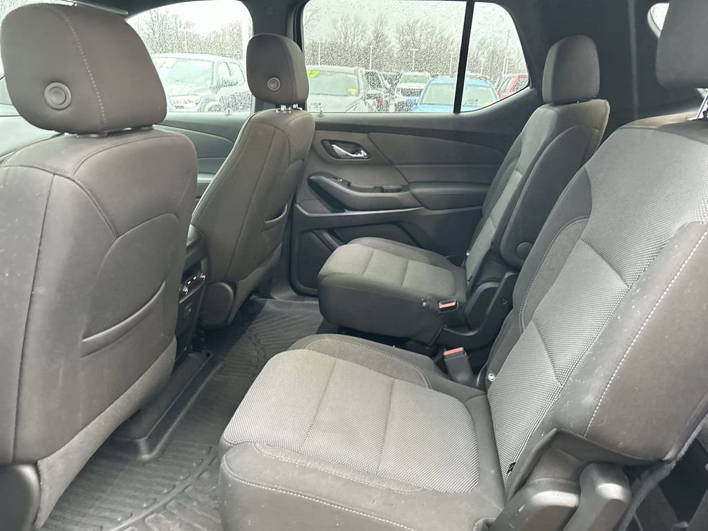 Used 2023 Chevrolet Traverse LT w/ Midnight/Sport Edition image 27