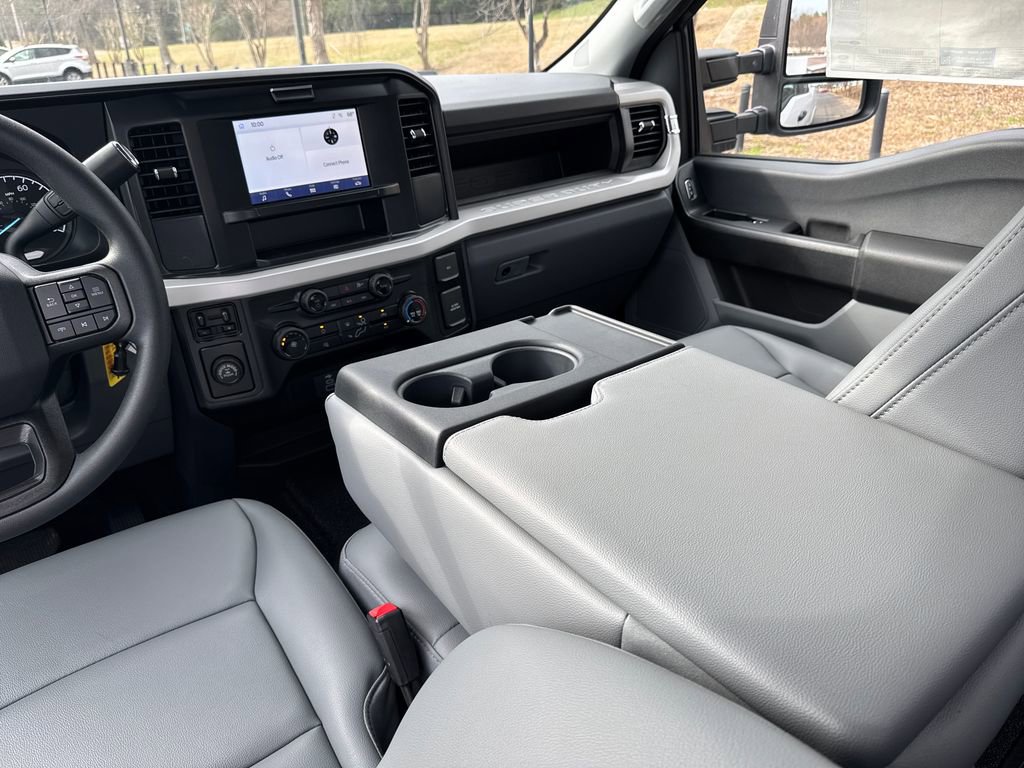 New 2026 Ford F250 XL w/ XL Chrome Package image 29