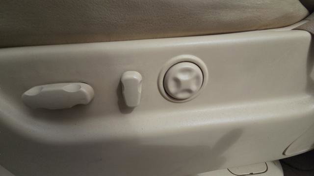 Used 2007 Cadillac Escalade 2WD w/ Climate Package image 29