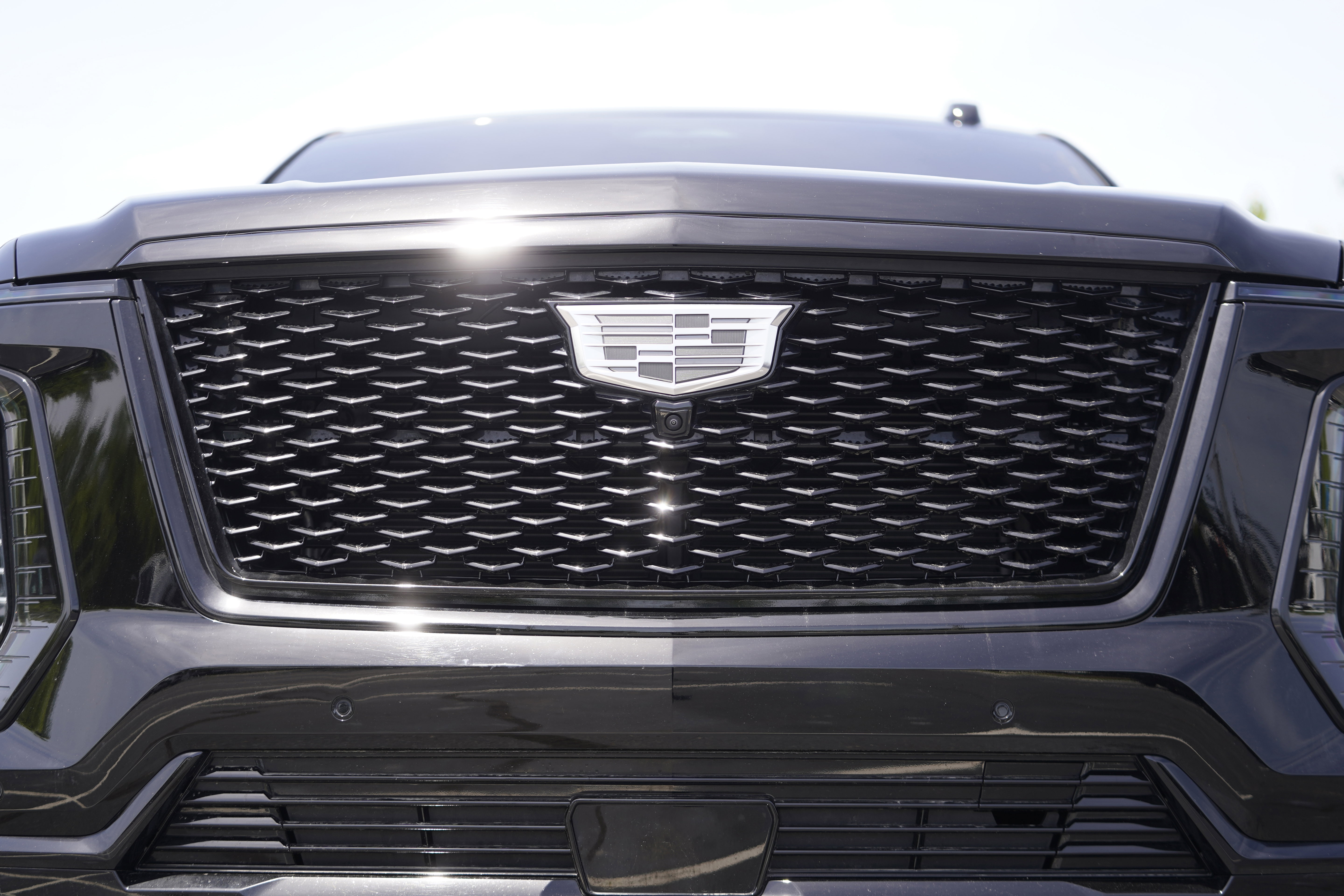 Used 2025 Cadillac Escalade Sport w/ LPO, ONYX Package AWD/4WD image 41