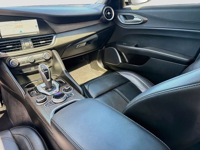 Used 2022 Alfa Romeo Giulia Ti w/ Active Assist Plus Package RWD image 25