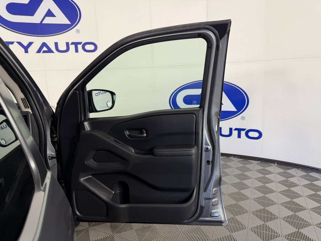 Used 2025 Nissan Frontier S image 11