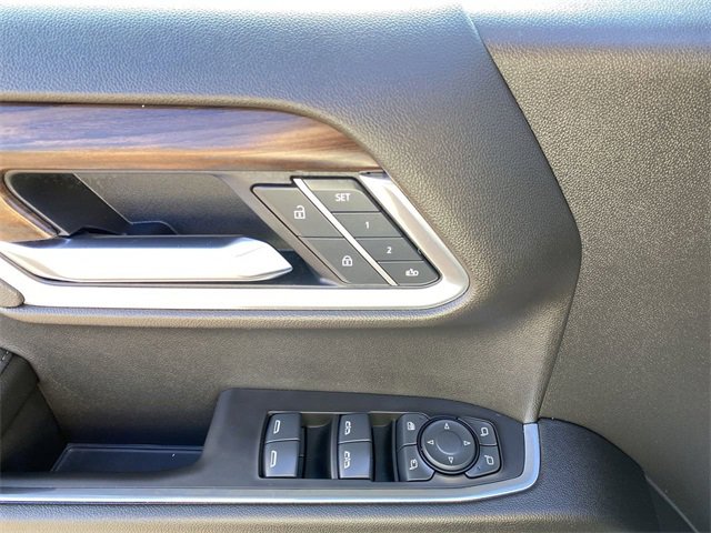 Used 2025 GMC Sierra 1500 SLT image 14