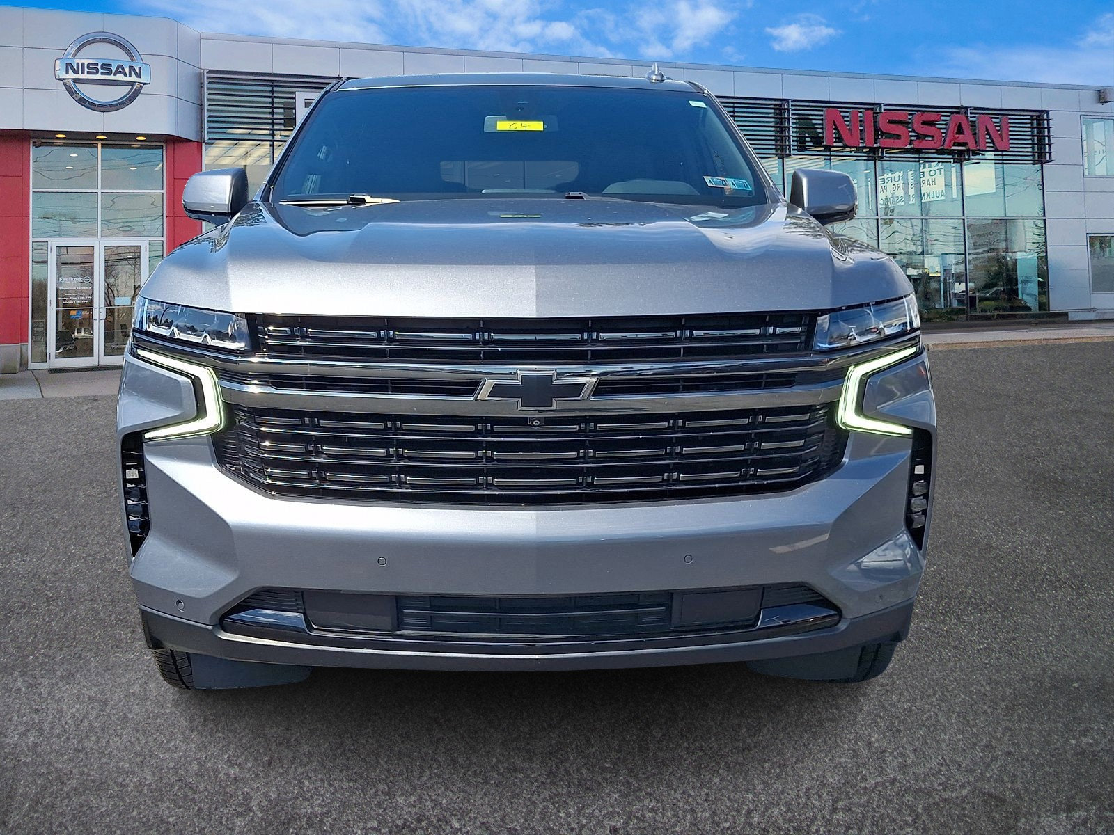 Used 2022 Chevrolet Suburban RST w/ Luxury Package AWD/4WD image 2