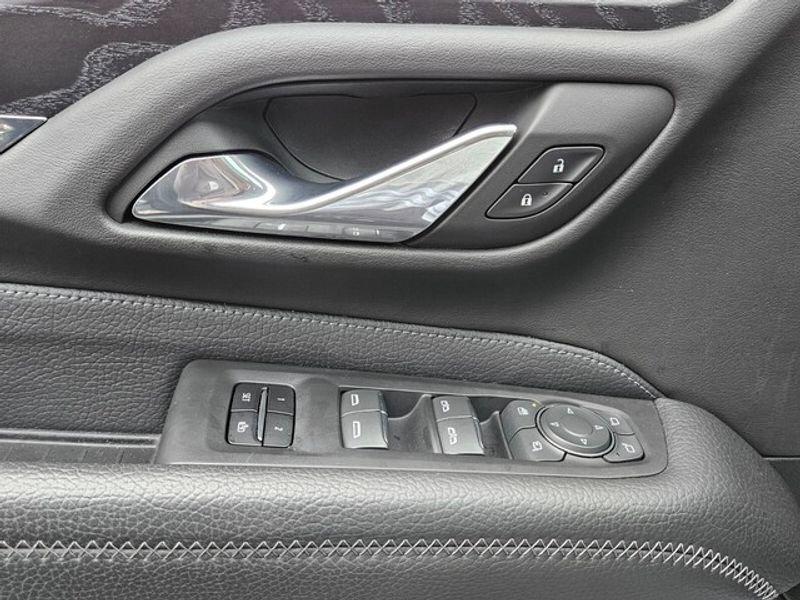 Used 2023 GMC Yukon Denali image 33