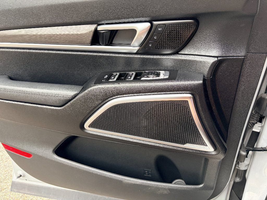 Used 2023 Kia Telluride SX X-Line AWD/4WD image 17