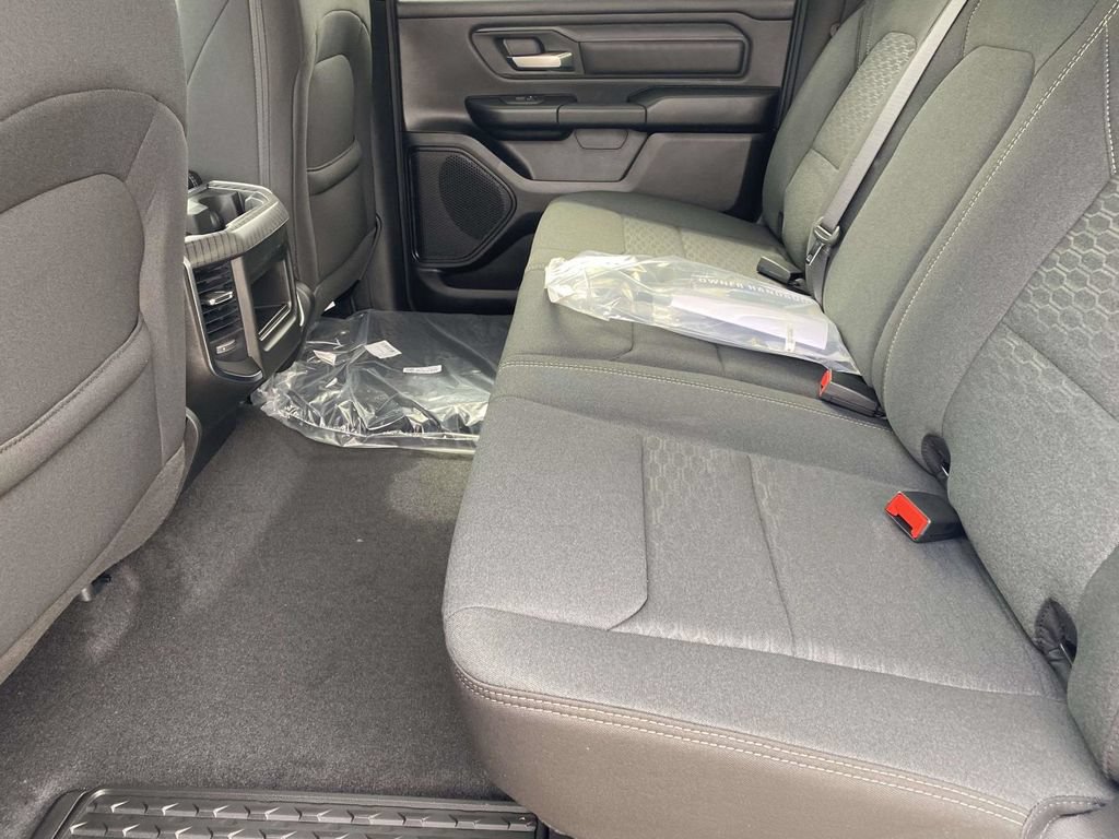 New 2026 RAM 1500 Express AWD/4WD image 39