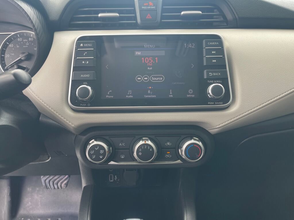 Used 2021 Nissan Versa SV image 7