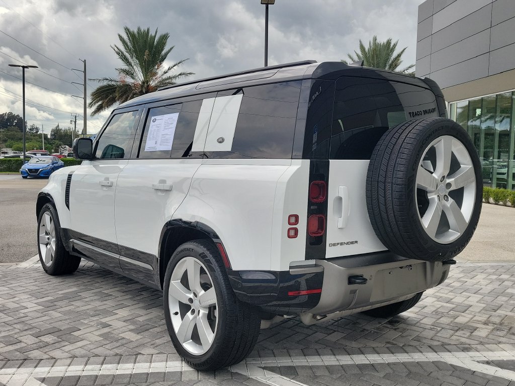 Certified 2024 Land Rover Defender 110 X-Dynamic SE AWD/4WD image 3