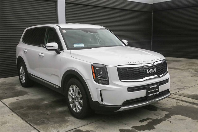 Certified 2022 Kia Telluride LX image 2