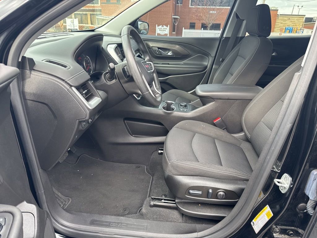 Used 2023 GMC Terrain SLE w/ Driver Convenience Package image 18