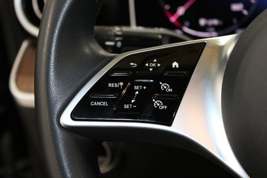 Used 2025 Mercedes-Benz C 300 Sedan image 26