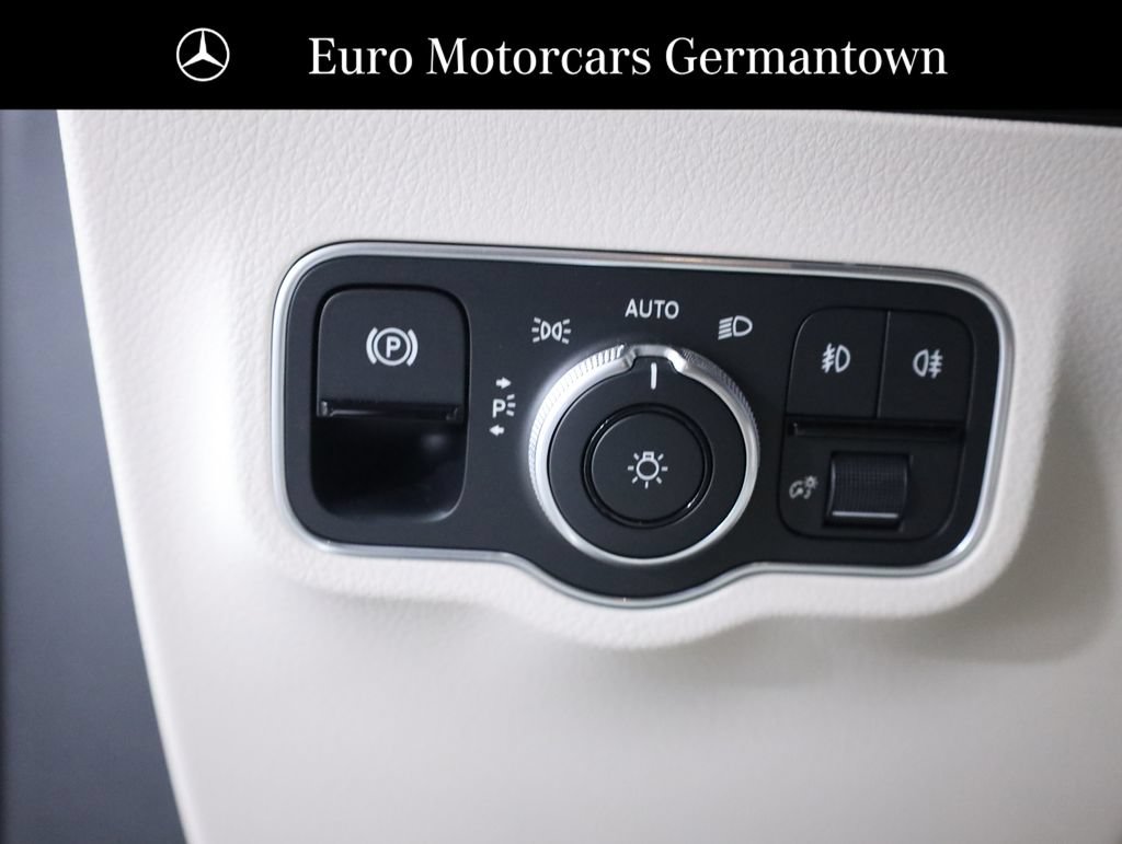 Used 2026 Mercedes-Benz GLA 250 4MATIC image 11