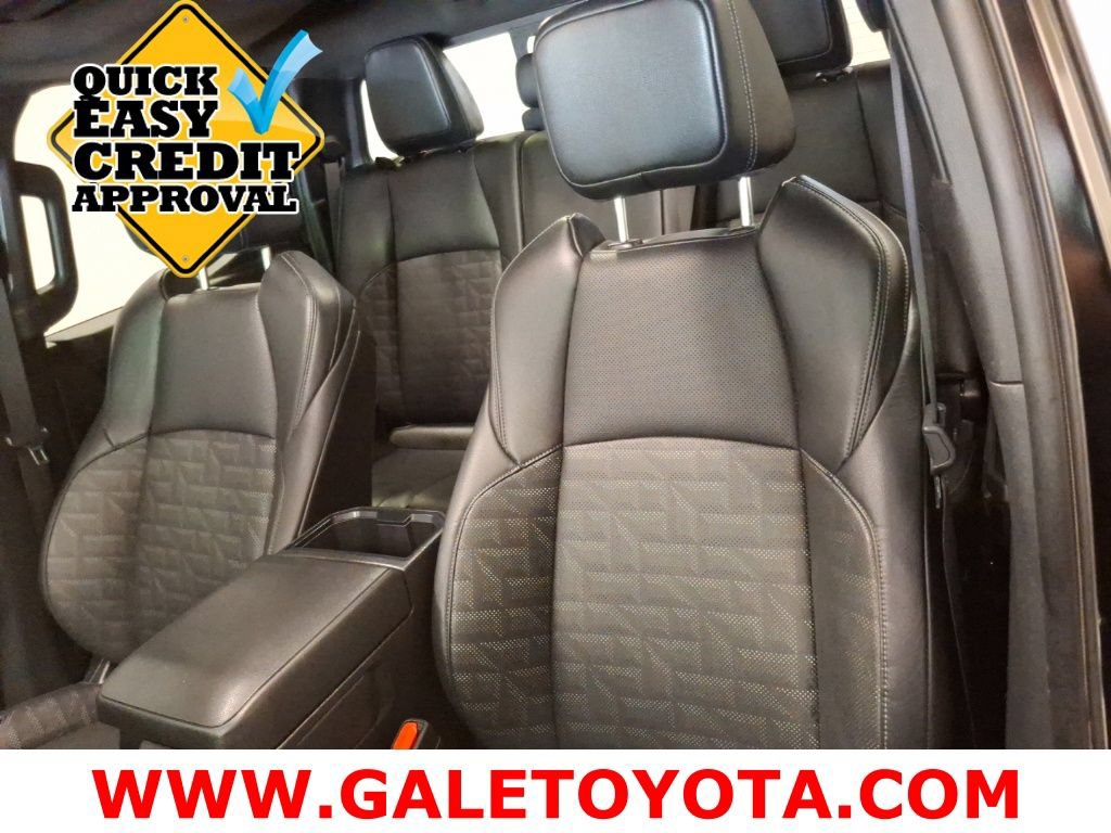 Used 2024 Toyota Tacoma TRD Sport w/ TRD Sport Premium Package AWD/4WD image 18