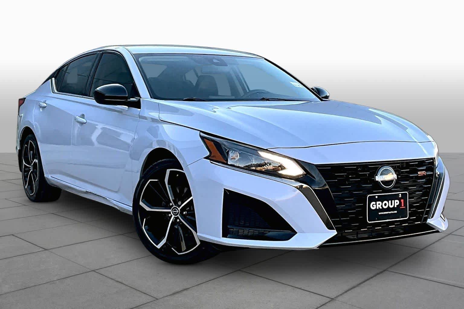 Certified 2024 Nissan Altima 2.5 SR FWD image 3