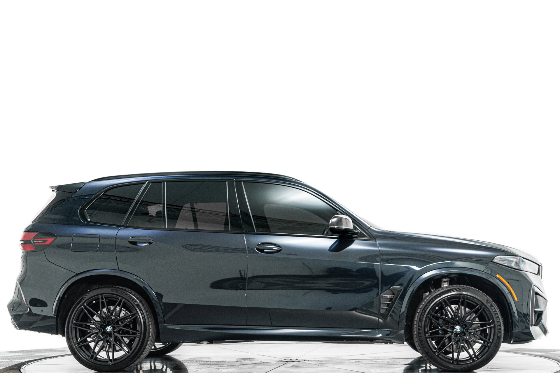 Used 2024 BMW X5 M Competition w/ Executive Package AWD/4WD image 2