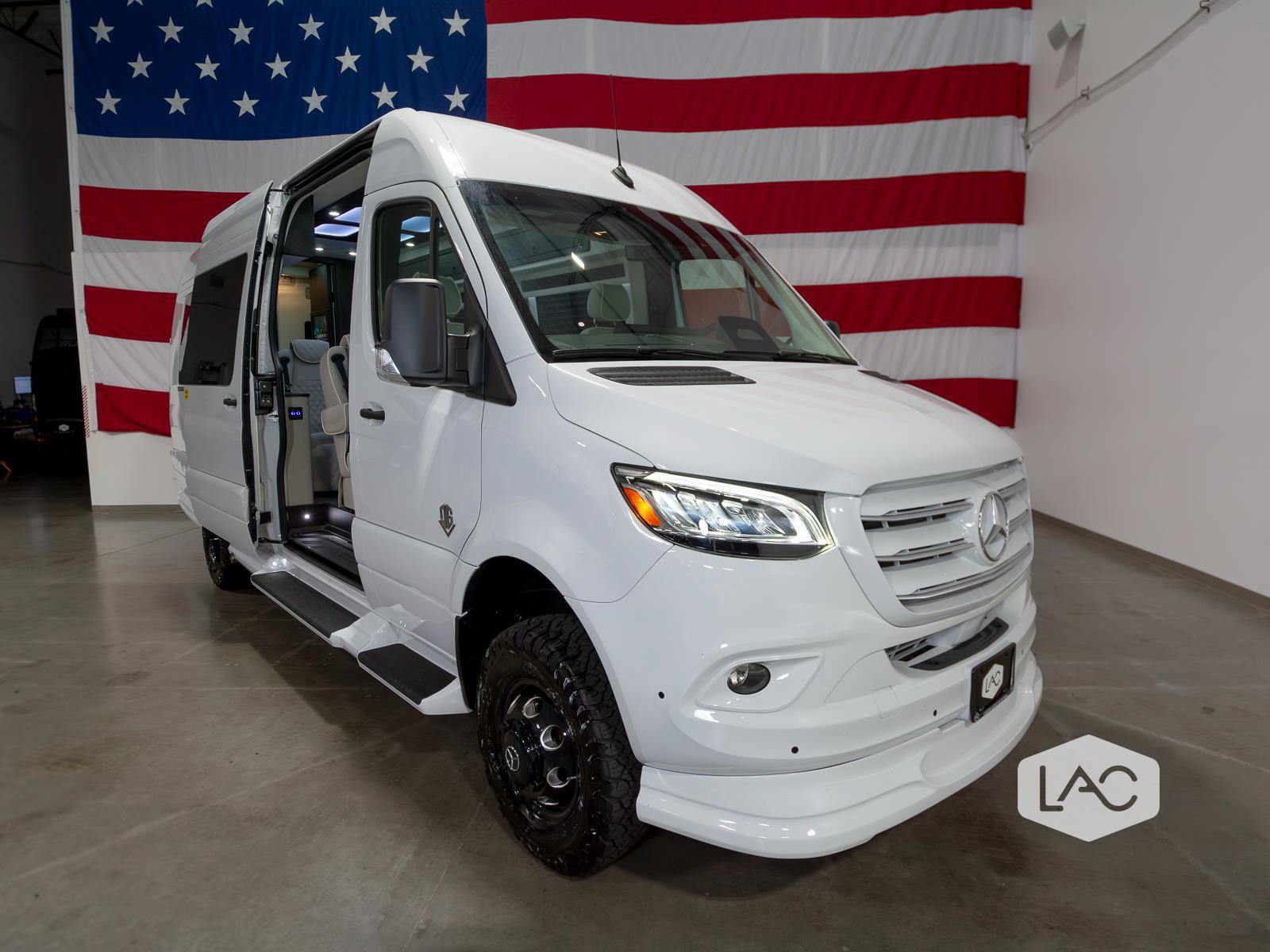 Used 2025 Mercedes-Benz Sprinter 3500 image 9