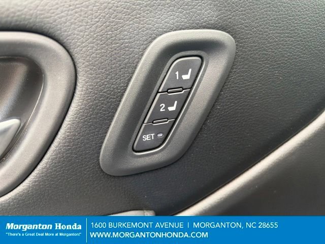 Used 2025 Honda Pilot TrailSport image 17