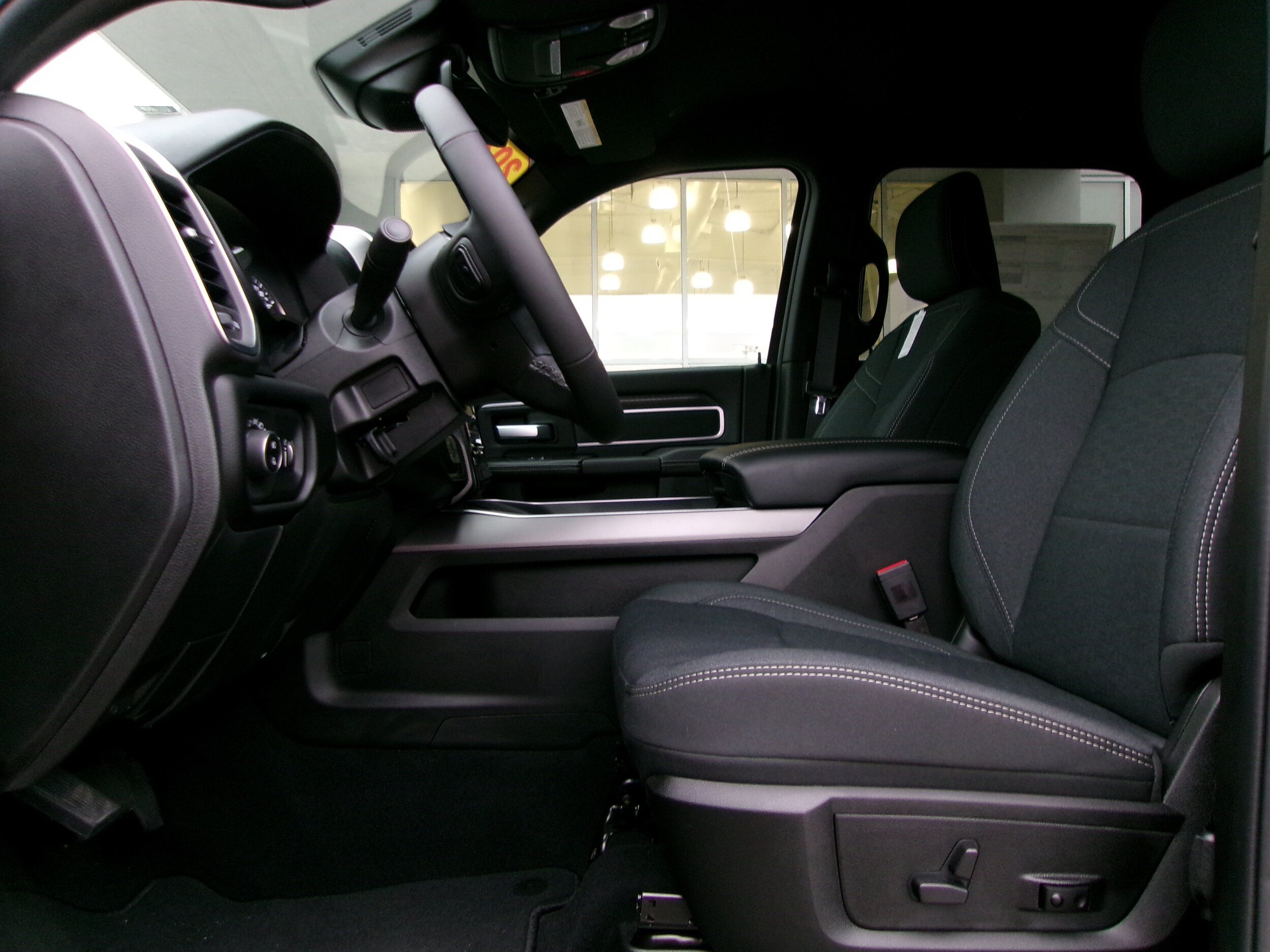 New 2026 RAM 2500 Big Horn AWD/4WD image 15