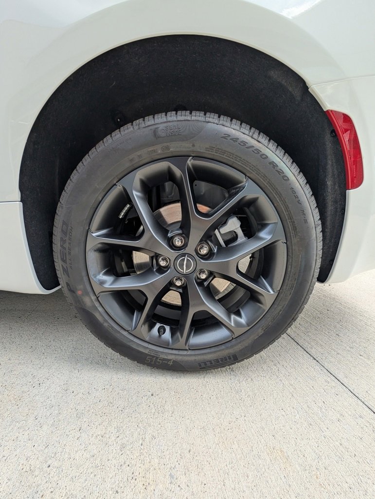 New 2026 Chrysler Pacifica Limited image 44