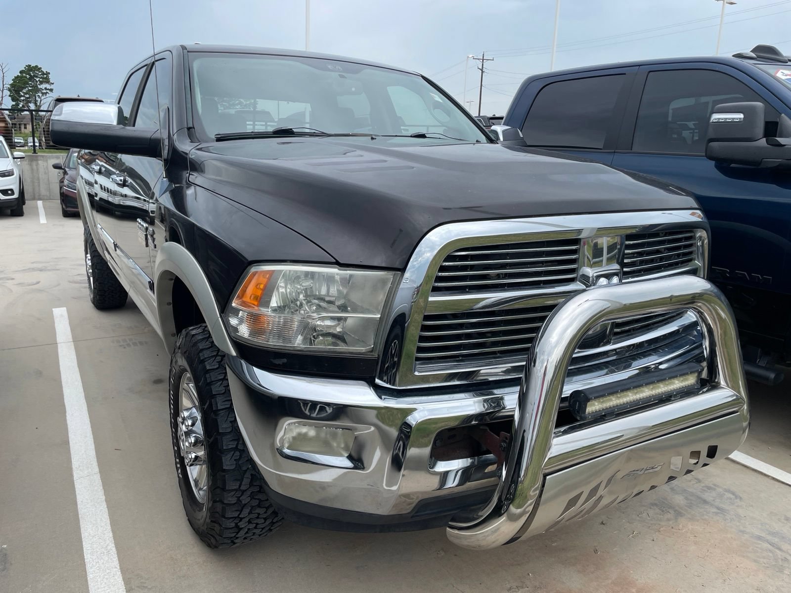 Used 2010 Dodge Ram 2500 Truck Laramie w/ Chrome Accents Group AWD/4WD image 3