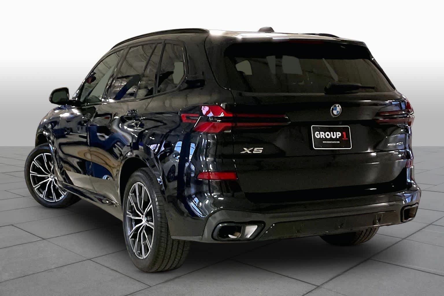 Used 2024 BMW X5 xDrive40i w/ M Sport Package AWD/4WD image 11