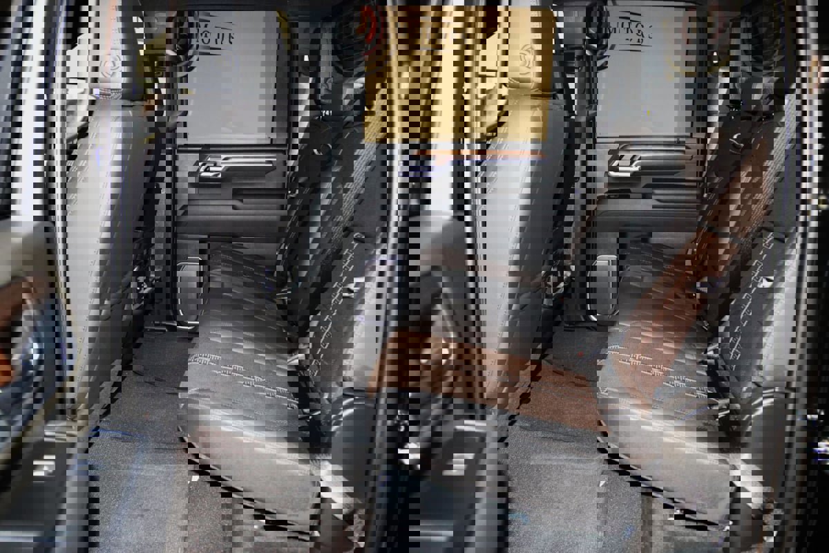 Used 2025 Chevrolet Silverado 2500 High Country w/ Technology Package image 60