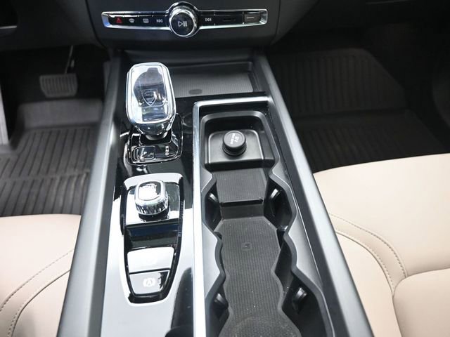 Used 2026 Volvo XC60 B5 Plus w/ Protection Package Premier image 13